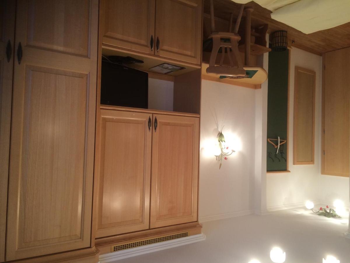 Gasthof Zur Gams Donnersbachwald Δωμάτιο φωτογραφία