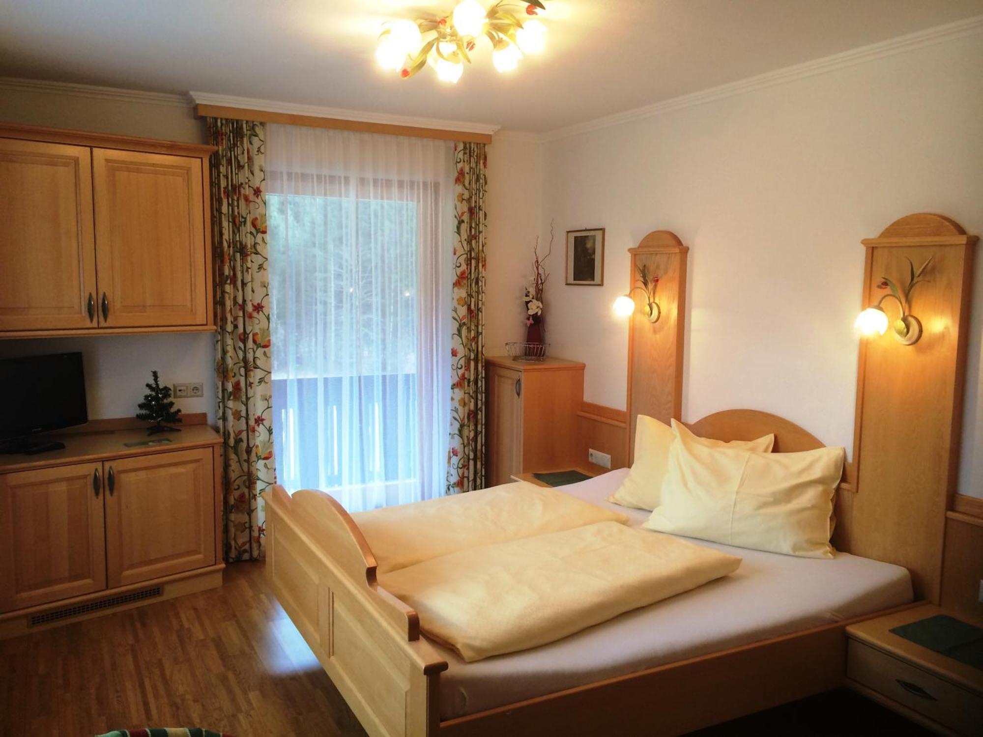 Gasthof Zur Gams Donnersbachwald Δωμάτιο φωτογραφία