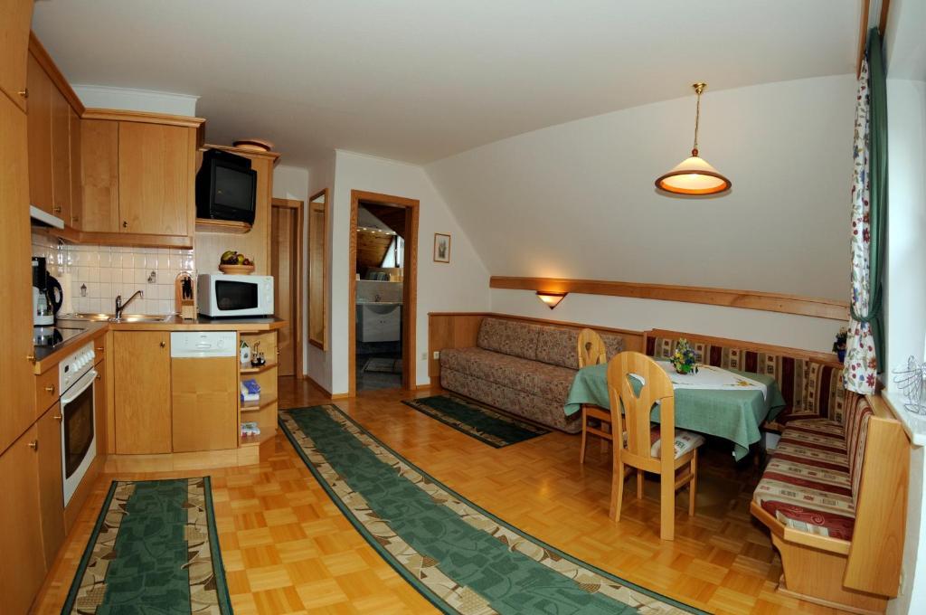Gasthof Zur Gams Donnersbachwald Δωμάτιο φωτογραφία