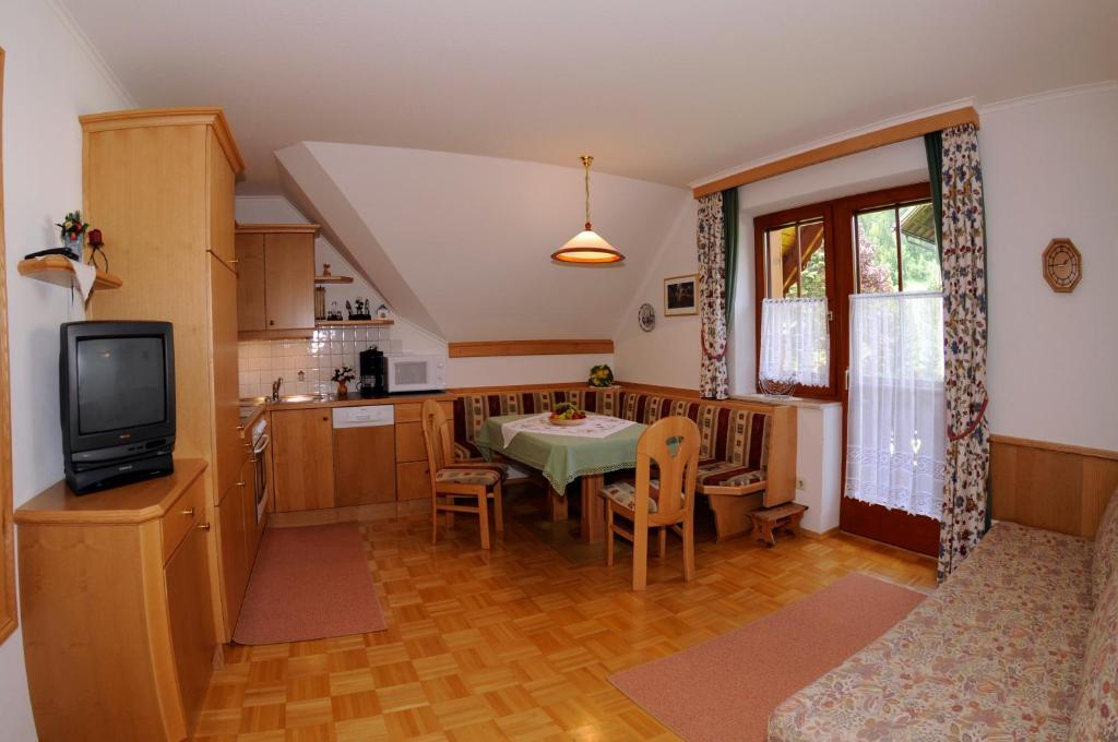 Gasthof Zur Gams Donnersbachwald Δωμάτιο φωτογραφία